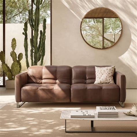 Natuzzi Philo Immediately Conveys A Sense Of Hos Da Vinci