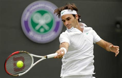 [Wimbledon, Day 1] Federer cruises to easy straight set win