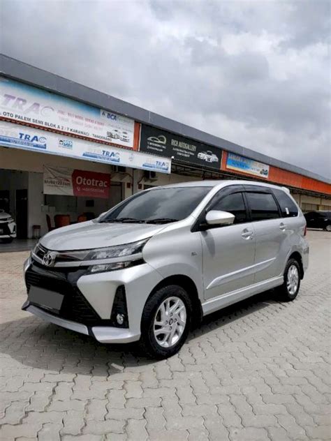 Toyota Avanza Veloz Cc M T Thn Silver Kilometer Low