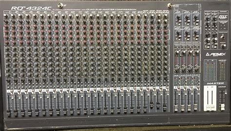 Peavey Rq 4324c 24 Channel Mixer Reverb