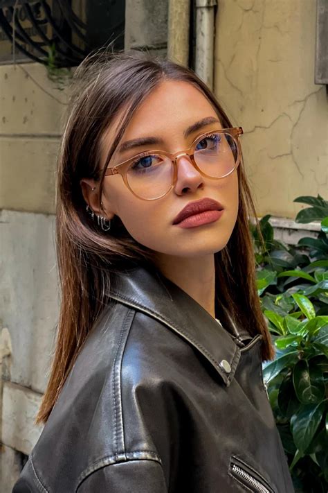 Falan Eyewear Zeok Kad N Blue Block G Zl K Parlak Nude Fiyat Yorumlar Trendyol