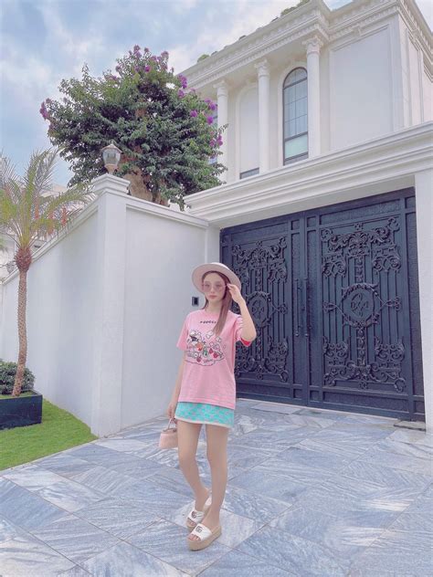 Cựu hot girl Huyền Baby Nhan sắc không tuổi chồng cho 24 tỷ đồng tiêu vặt Báo Dân trí