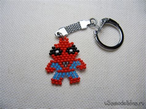Брелок Человек Паук из бисера | Keychain, Personalized items