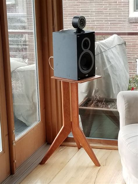 Pin By Fernando On Speaker Stands Wooden Speaker Stands Speaker