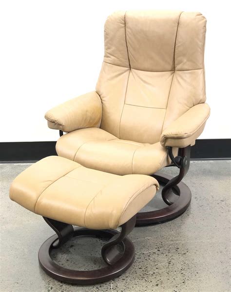 Кресло lounge chair ottoman - 88 фото