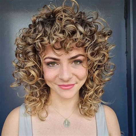 20 Trendiest Curly Shaggy Lob Haircuts For Curly Haired Women