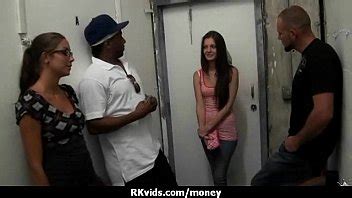 Qué puedes hacer por algo de efectivo XVIDEOS