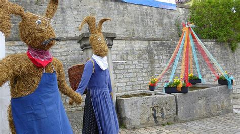 Ostermarkt In Acholshausen Am Sonntag M Rz Stehen Hasen Und Eier