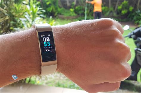 Mobile-review.com Huawei Band 3 Pro: как правильно спать?