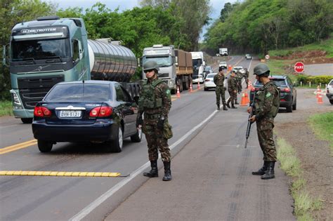 Ex Rcito Inicia Fiscaliza O Nas Rodovias Da Fronteira Clicrdc