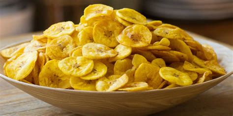 Chips de banana feito em casa super saudável e fácil de fazer