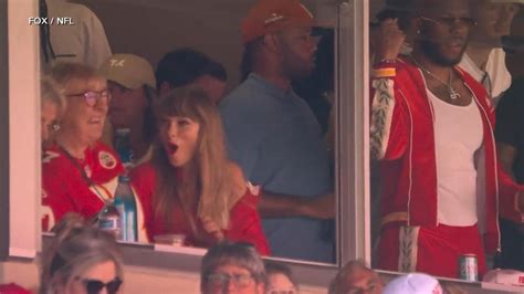 Taylor Swift makes appearance at KC Chiefs game - Good Morning America