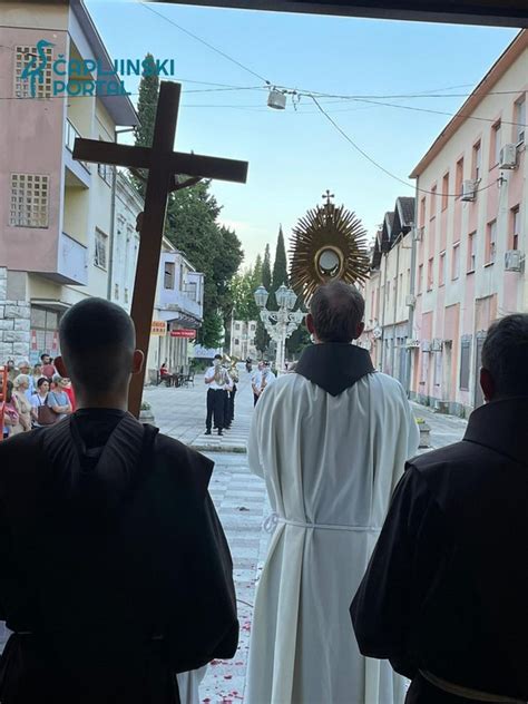 FOTO Procesijom i misom u Čapljini proslavljen blagdan Tijelova