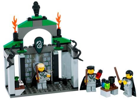 Lego Set 4735 1 Slytherin 2002 Harry Potter Rebrickable Build