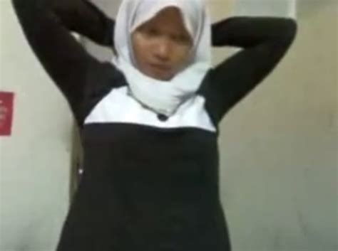 Gadis Bertudung Ayu Malay Awek Tudung Hijab Pprt Part 2 VIDEO LUCAH SEKS MELAYU PORN XXX