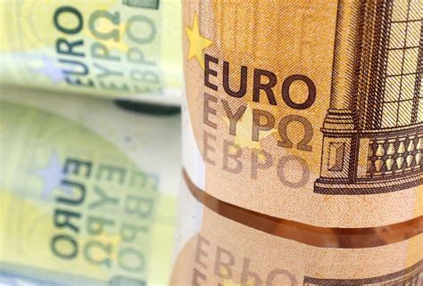 El Euro Cae En Se Al De Advertencia Para Los Mercados Despu S De Que