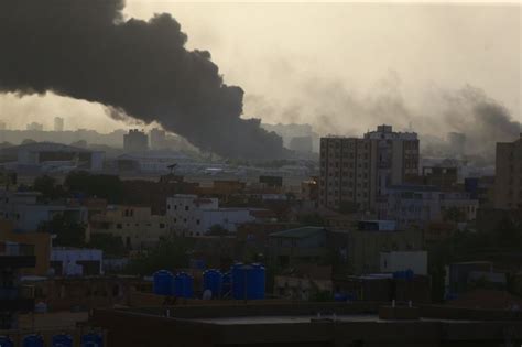 شاهد صور الأقمار الصناعية تكشف حجم الدمار في مطار الخرطوم نتيجة