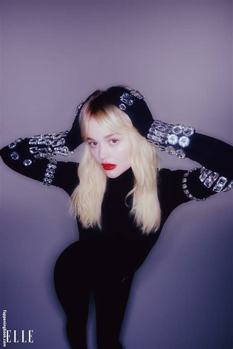 Emily Alyn Lind Nude OnlyFans Leaks Fappening FappeningBook