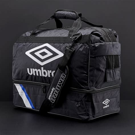 Umbro Speciali Holdall Bags Luggage Holdall Black