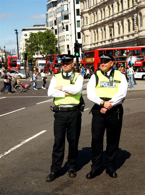 Two London Policemen Editorial Photo Image Of Patrols 31572826