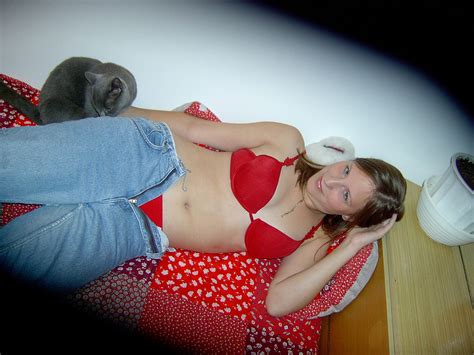 Amateur Girls Czech Lady In Red IM000009 Porn Pic