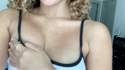 Horny Camila Elle Showing Her Natural Tits Cnn Amador