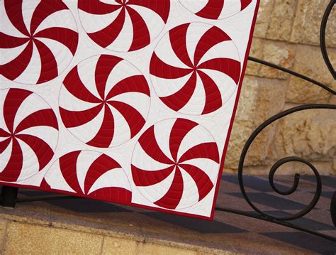 Peppermint Swirl Quilt Ahhhquilting