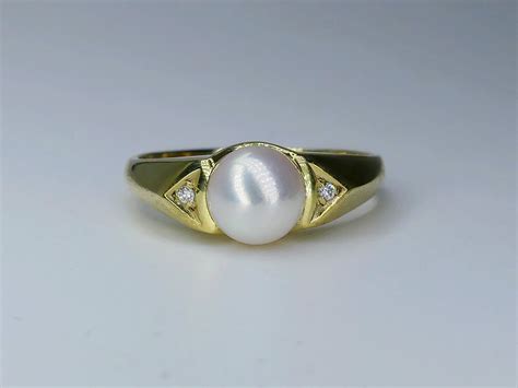 Ring In 333 Gelbgold Mit Perle Und Diamanten Art Nr J159