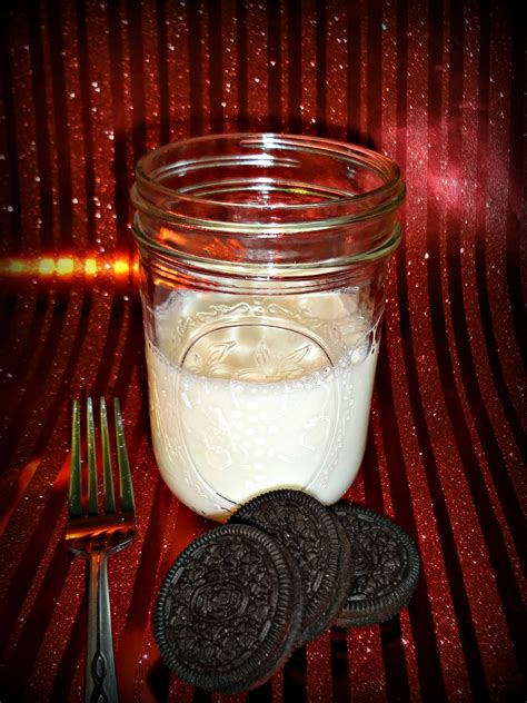 Crafty Night Owls: How to properly DUNK an Oreo!