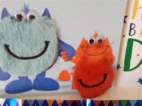 [GTS] This birthday card has a secret backup smile. : r/guessthesubreddit