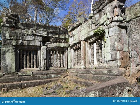 Koh Ker Temple Complex Ruin, Cambodia Stock Photo - Image of ...