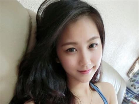 4 Hot Sexy Lan Qi Min Bikini Pics