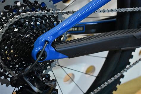 Internal Cable Routing Tips For Mountain Bikes Singletracks Mountain