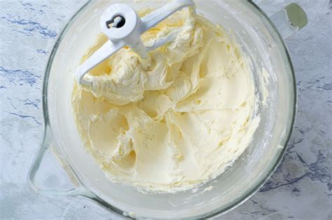 Buttercream o crema de mantequilla cómo hacerla paso a paso en casa