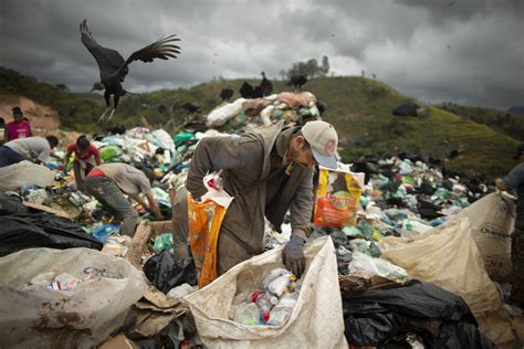 Estado Do Rio Enterra Mais De R Bilh O Por Ano Em Material Recicl Vel