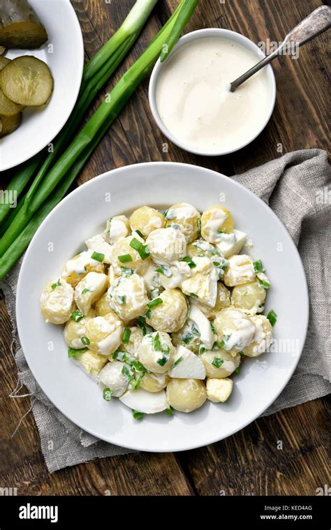 Hausgemachter Kartoffelsalat Mit Eiern Und Gr Ne Zwiebeln Dressing Mit