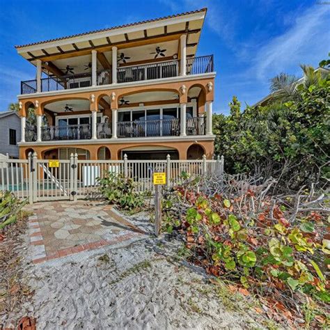 Harrington House, Beach Front Home, Pet Friendly Resort, Bed And ...