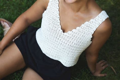 Ravelry Easy V Neck Crop Top Pattern By Leelee Knits