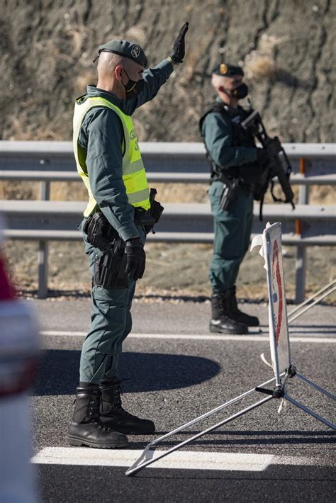 Psoe Y Podemos Vetan Que Polic A Nacional Guardia Civil Y Vigilancia