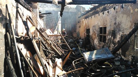 Un incendio destruye una vivienda en Villanúa