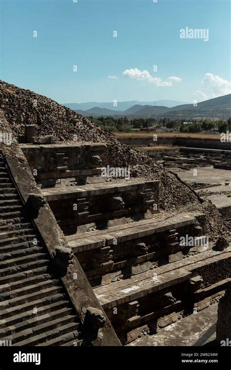 View of the pyramid of Quetzalcoatl Stock Photo - Alamy