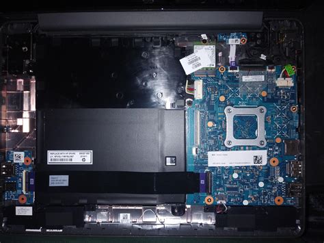 Write Protection screw on HP Chromebook 11 G5 : r/GalliumOS