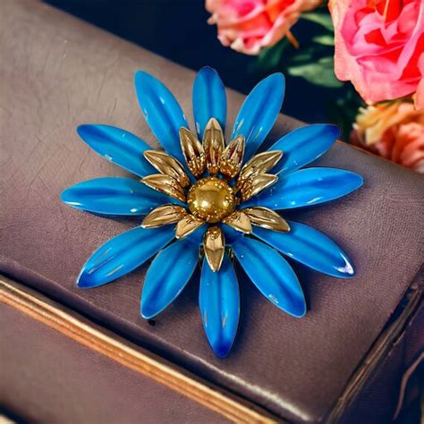 Vintage Sarah Coventry Blue Enamel Flower Large Brooc Gem