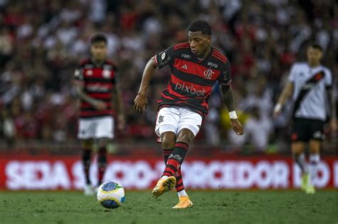 Tima Not Cia Flamengo Pode Ter At Oito Refor Os Para O Jogo Contra O