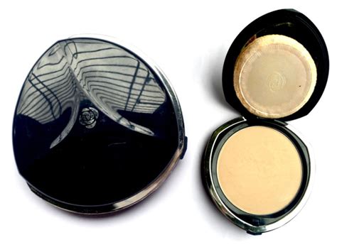 Chambor Silver Shadow Compact Powder Review, Shades, Swatches