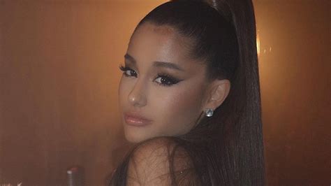 Ariana Grande Fait Une Apparition Surprise Au Concert De Barbra