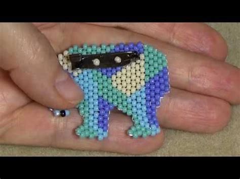 Как прикрепить застежку к броши из бисера - YouTube | Bead loom ...