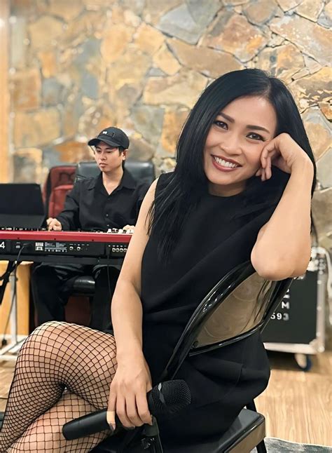 Sao Việt Chi Pu khoe dáng với bikini Võ Hoàng Yến rạng rỡ cuối thai kỳ