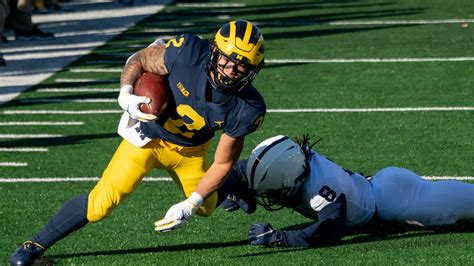 Michigan Running Back Blake Corum Shows Strength Strives For Perfection