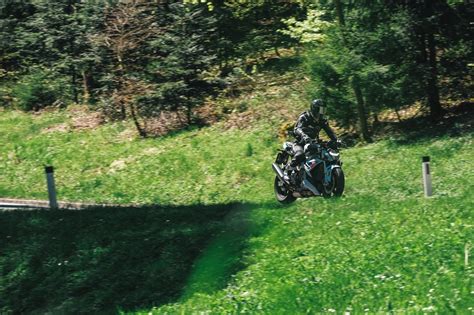 Hyper Naked Bike Vergleich Bmw S R
